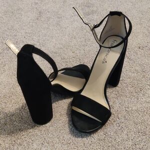Francesca's Size 6 Black Heels
